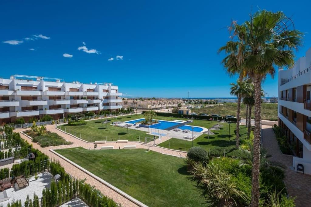 Privatunterkunft Mit Grosser Poolanlage, Meerblick Dehesa de Campoamor  Dış mekan fotoğraf